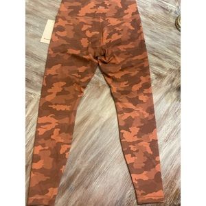 Brand New with Tags Lululemon Wunder Under High Rise Pant